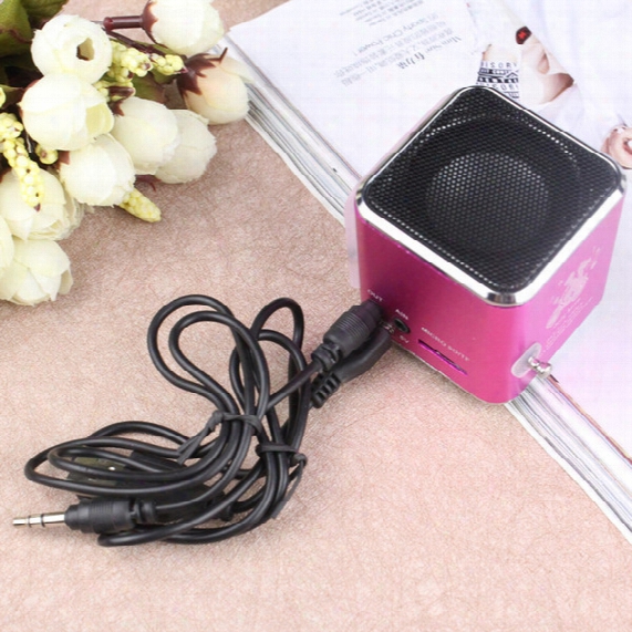 Free Shipping Very Small Portable Mini Speaker With Display Fm Radio With Insert Card Play Computer Mp3